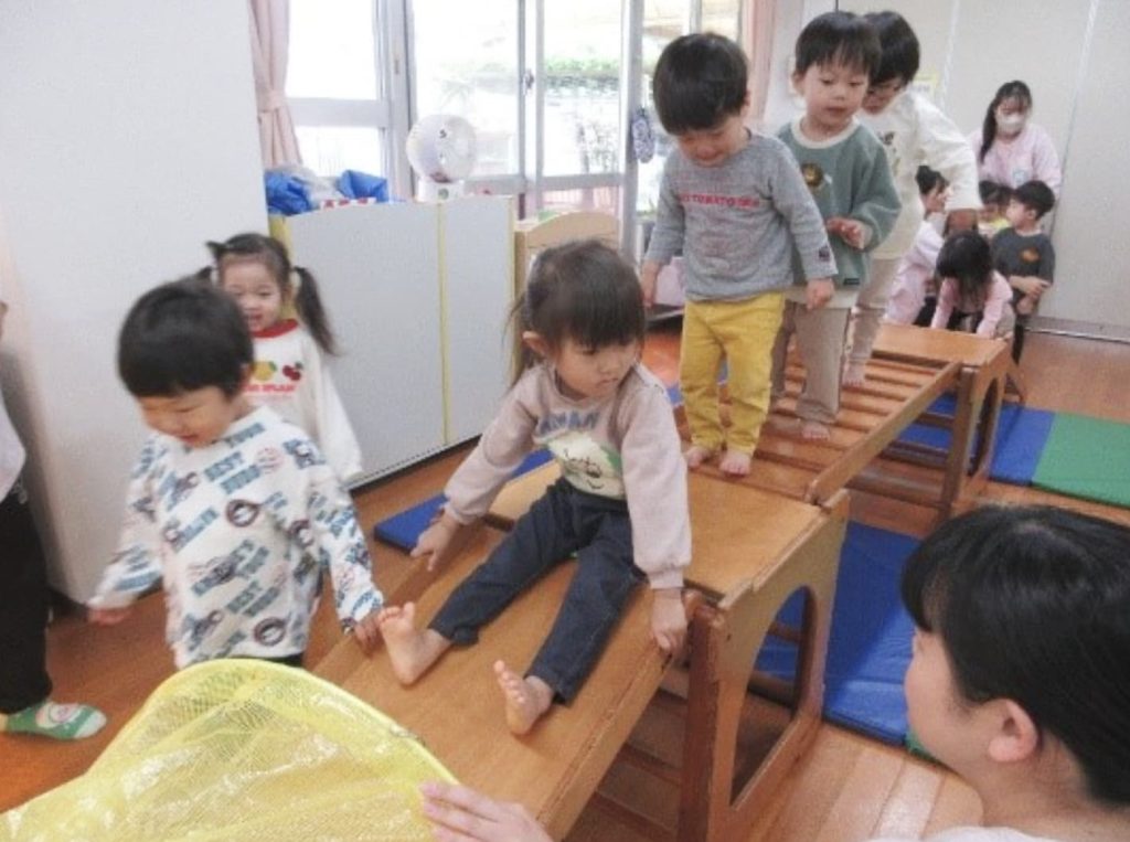 園庭・室内遊びの様子（3歳児）