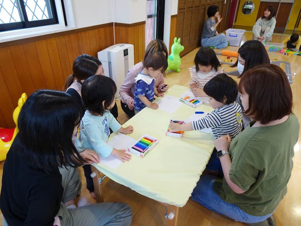 子育て支援センターで楽しいひととき